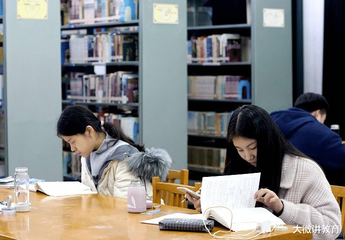 大学|同班毕业生前途却迥然不同,辅导员说出实情,差距入学时就已体现