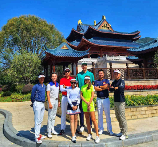 徐杰|廣東隊員動態(tài)！阿聯(lián)與辣妹合影，胡明軒媽媽美如少女，徐杰被調侃