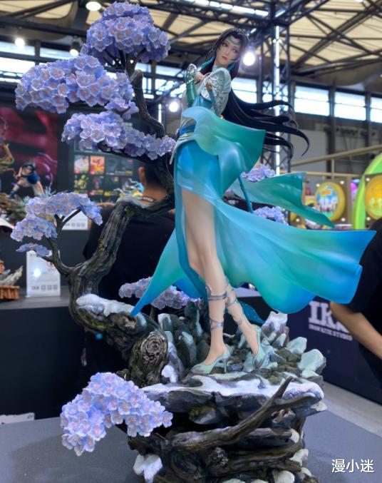 云韵|斗破又出手办，云韵大长腿很吸睛，造型绝了，可惜颜值不如美杜莎