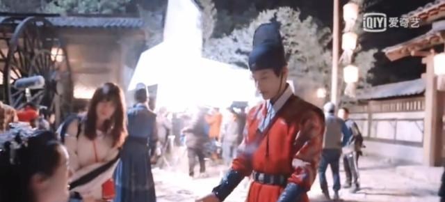 袁冰妍|祝卿好官方发布新物料，郑业成袁冰妍开心打手背，可爱而又幼稚