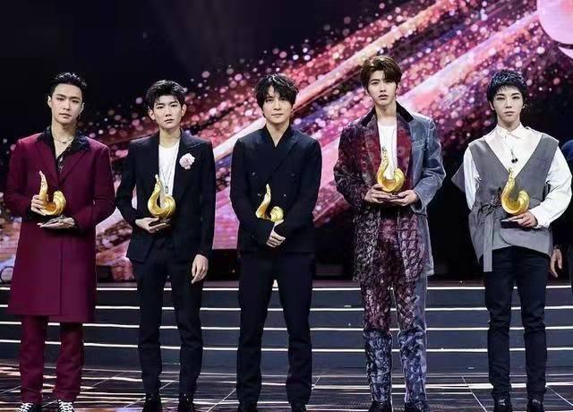 尚雯婕|火得一塌糊涂，却拿不出像样的代表作，这样的歌手到底有多少？