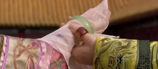 TVB|《甄嬛传》：沈眉庄扔个镯子就能复宠？看她当天穿的啥，谁受得了