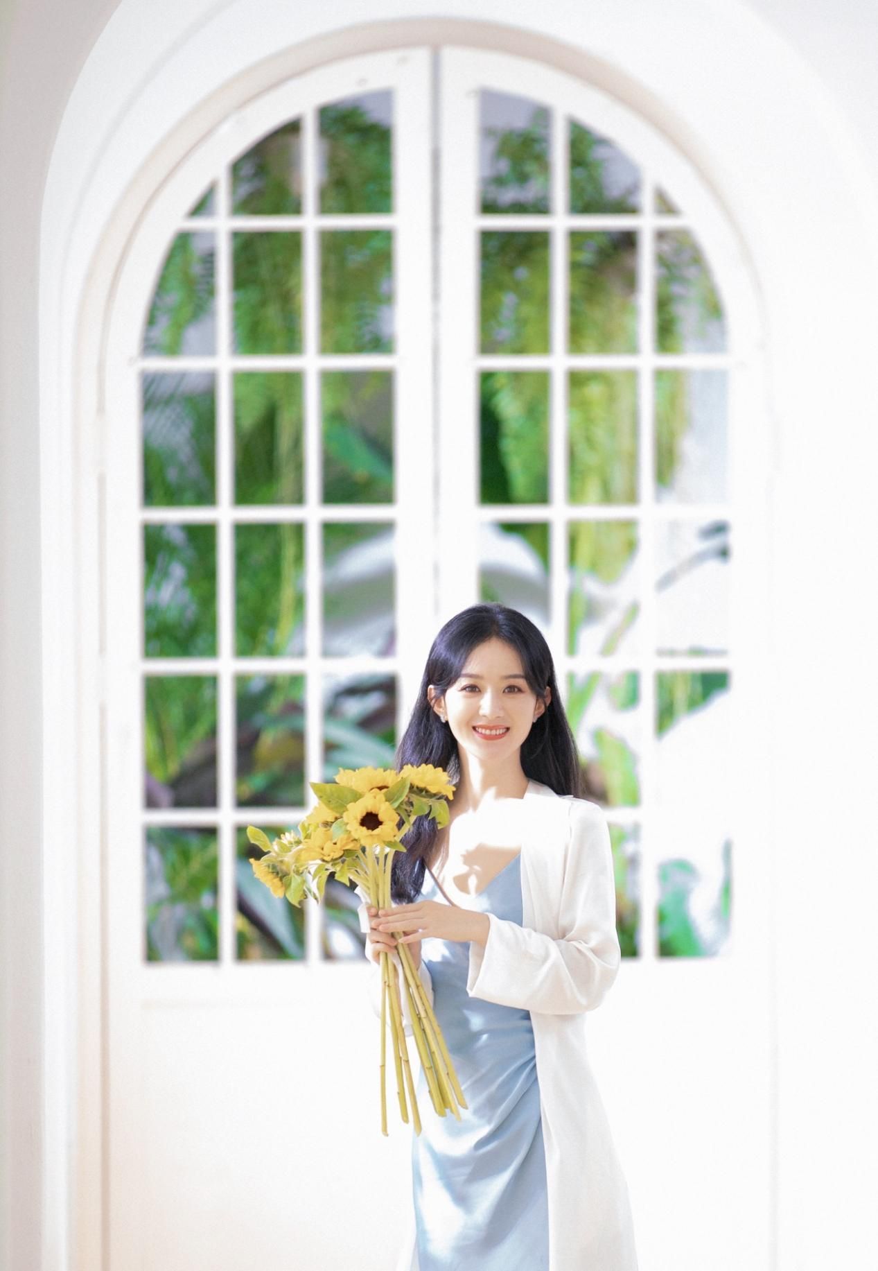 赵丽颖|赵丽颖离婚后是开挂了？34岁还跟小姑娘似的，恢复单身后美貌飙升