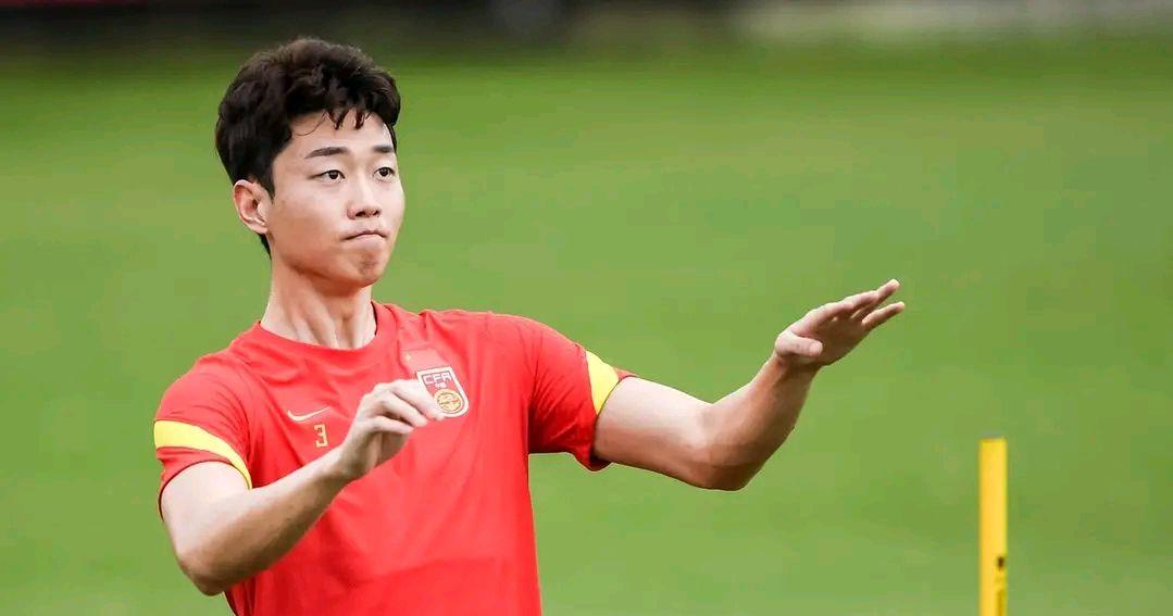 奶球妈咪聊|蒿俊闵应该首发,国足四个归化选手不会同时登场,要留有后手