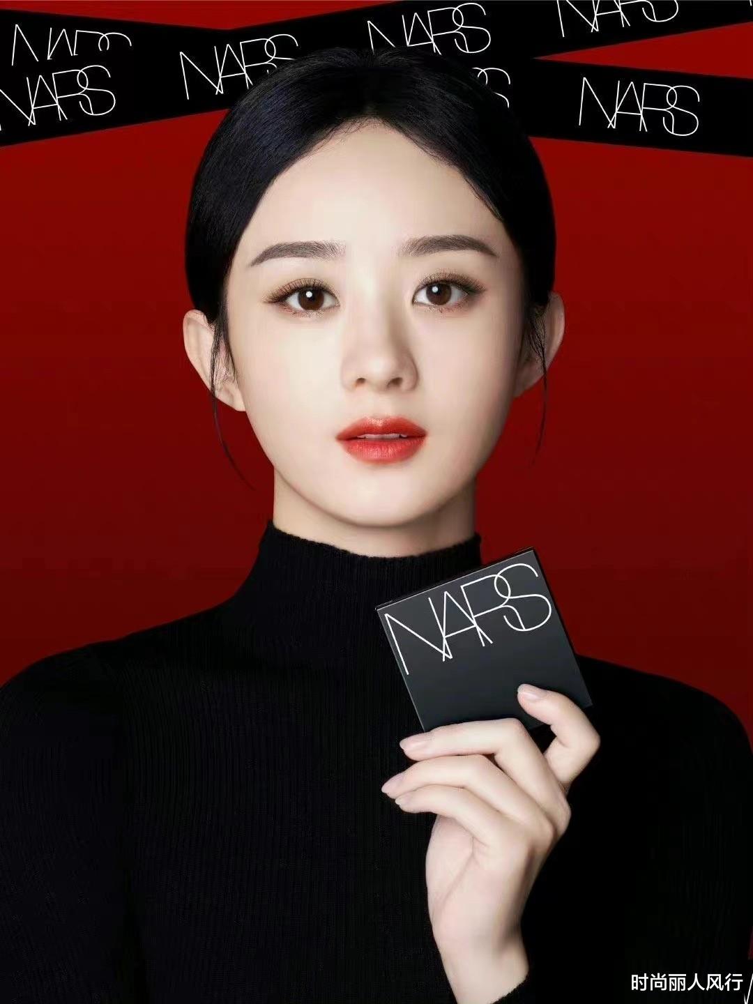 痘痘 赵丽颖竟然接了这个彩妆代言！穿一身黑抹红唇，变女霸总气场足