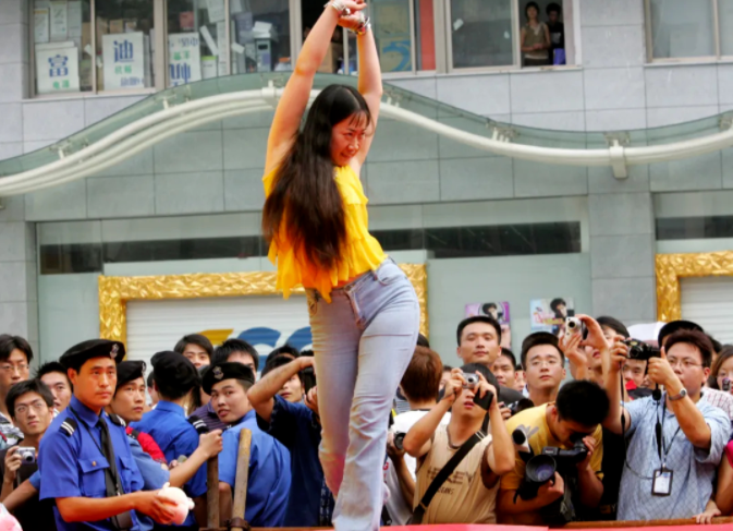 误杀2|17年前，那个靠扮丑爆红的“芙蓉姐姐”，如今怎样了？