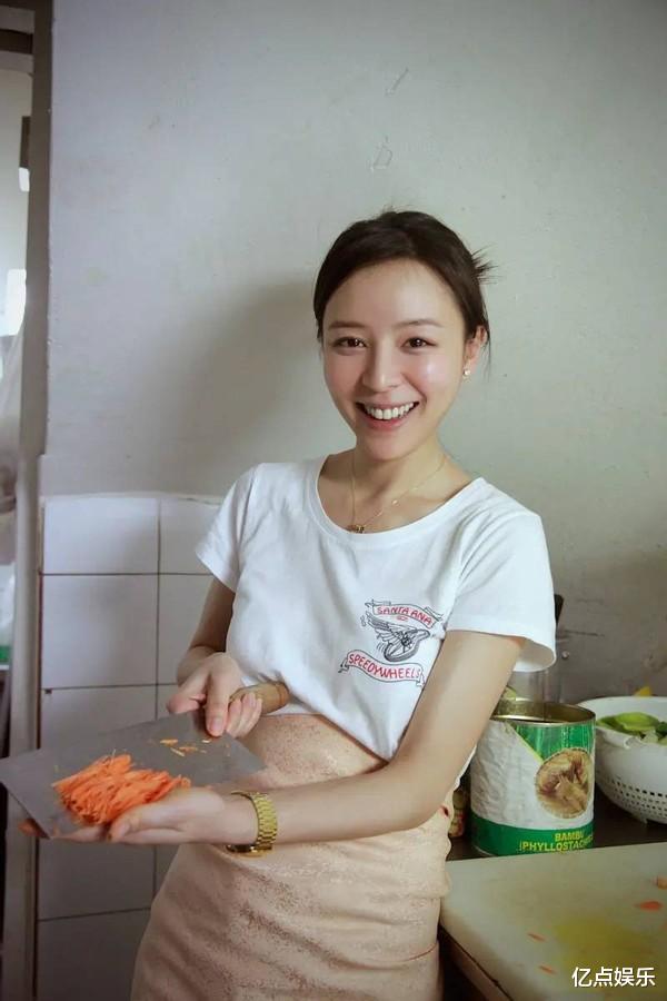 左肩有你|张静初：“专睡导演20年”，惨遭太太团封杀？41岁的她如何了？