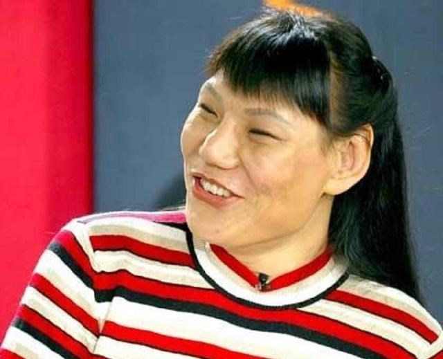 城市的时代 前女篮郑海霞，曾声名大噪，今54岁无儿女，双腿变形不见老公身影