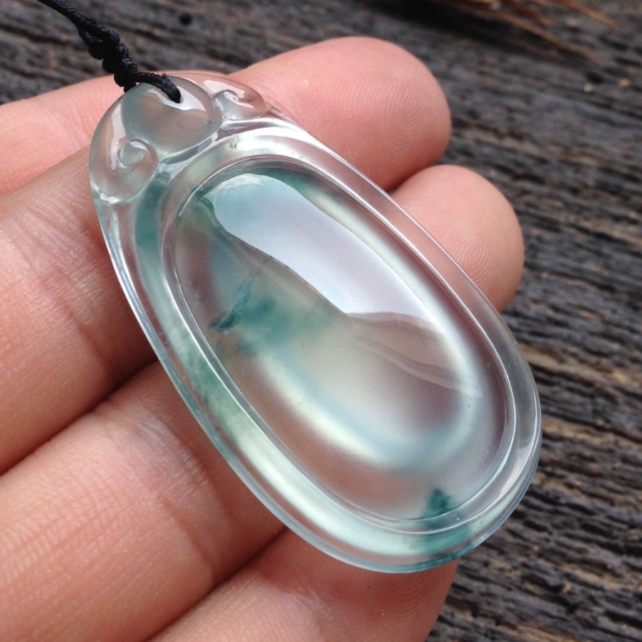 哈轩翡翠 飘花翡翠戴久了,花「真的飘了」。