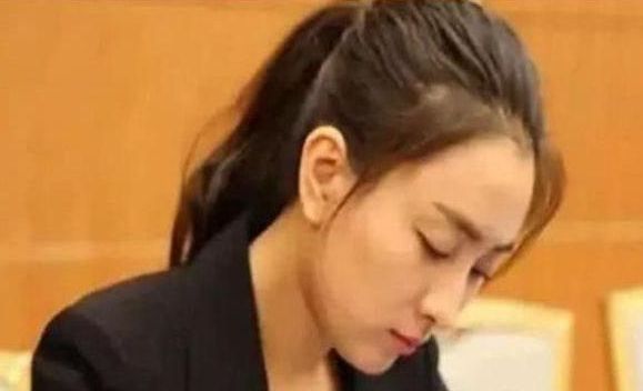 明星素颜|人民大会堂禁止化妆，明星纯素颜出席，最令人意外的是马苏