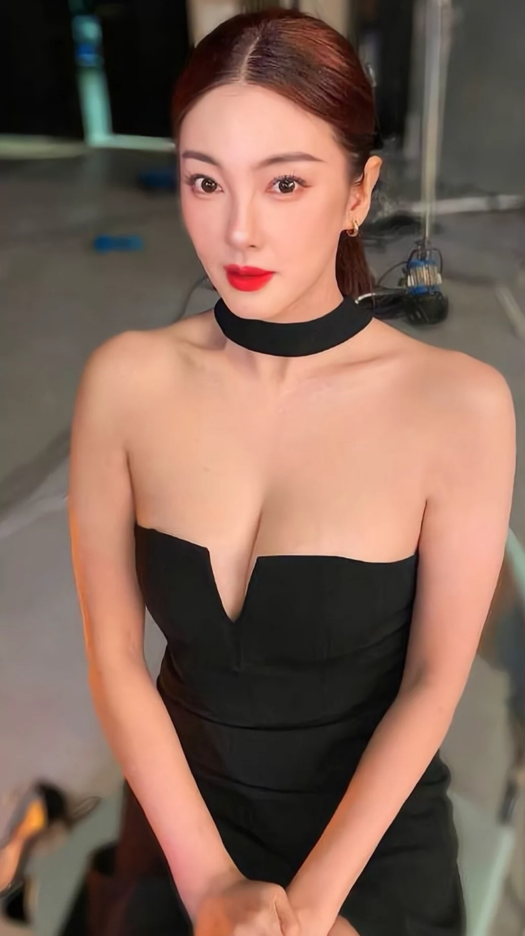 sm|明艳性感的张雨绮为何情路如此坎坷