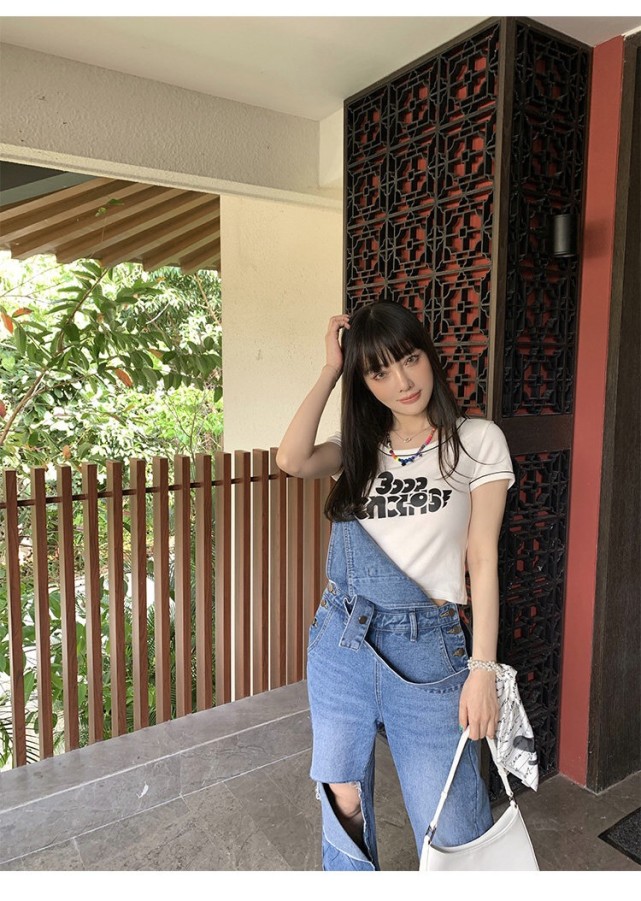 李小璐|李小璐复婚无望努力拼事业,意外露出腋下赘肉,P图过猛认不出