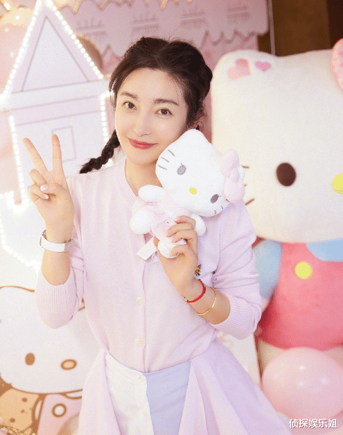 李冰冰|李冰冰活动生图被赞像30多，年近半百状态绝佳，戴珠宝钻戒显贵气