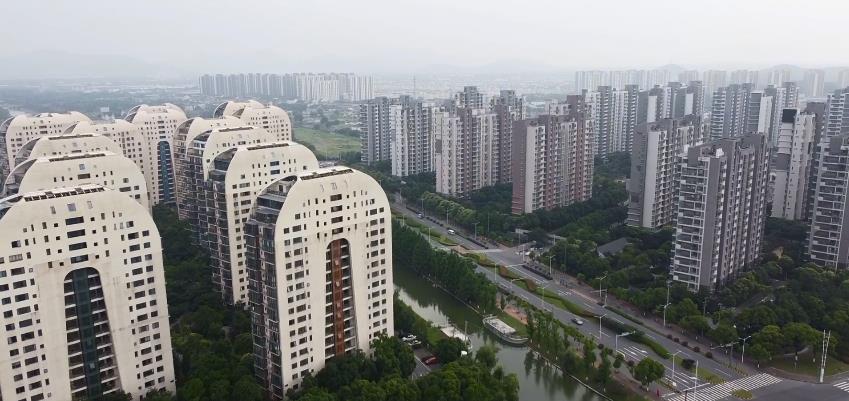 苏州一奇葩的小区,由英国人设计,房价两万却被称为“墓碑楼”