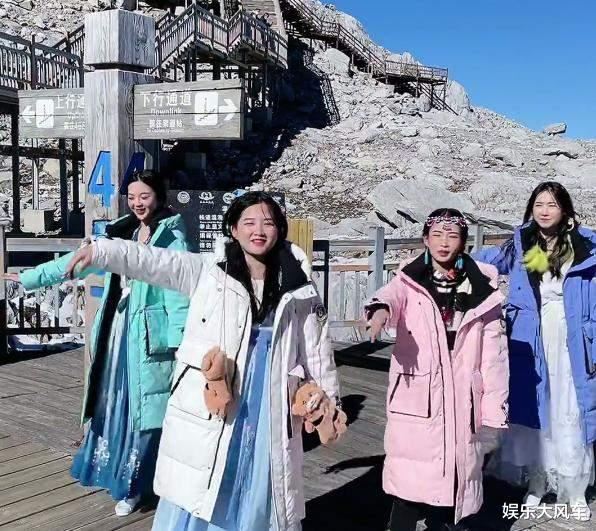 陈三废|“陈三废”旅游太豪横，租3栋别墅日花费10000元，还不忘直播带货