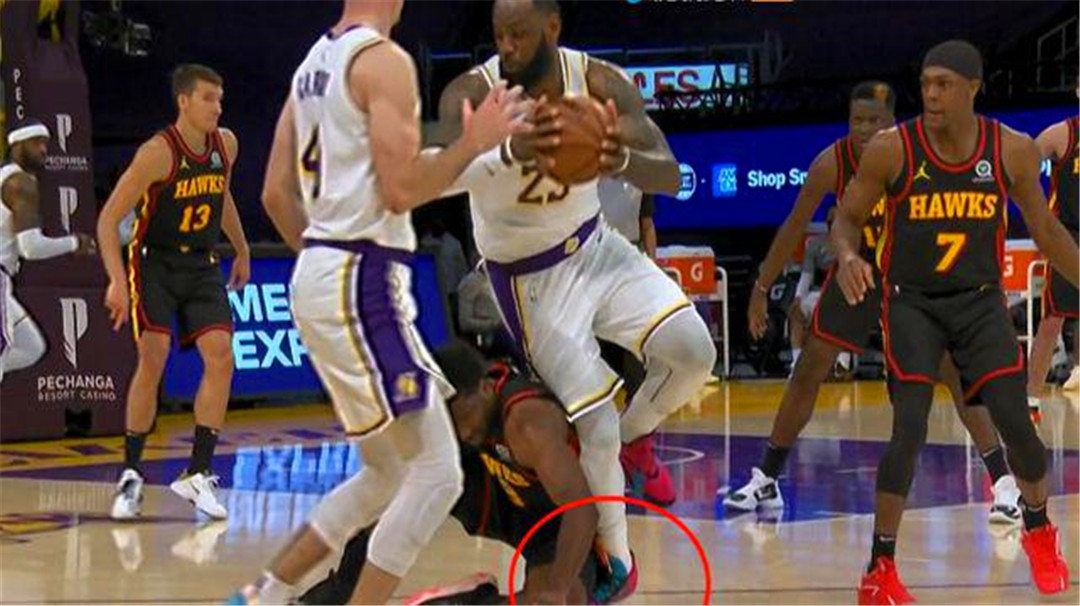 勒布朗·詹姆斯|再见湖人！詹姆斯最新伤情报告出炉，NBA专家：或赛季报销