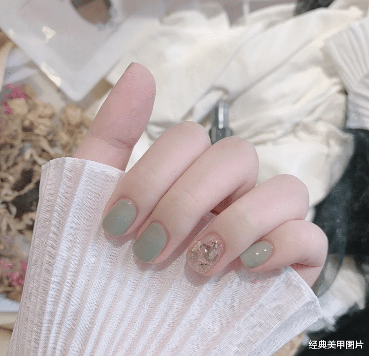 发型|春日小清新奶绿色美甲，可爱又清爽，小仙女入手不亏