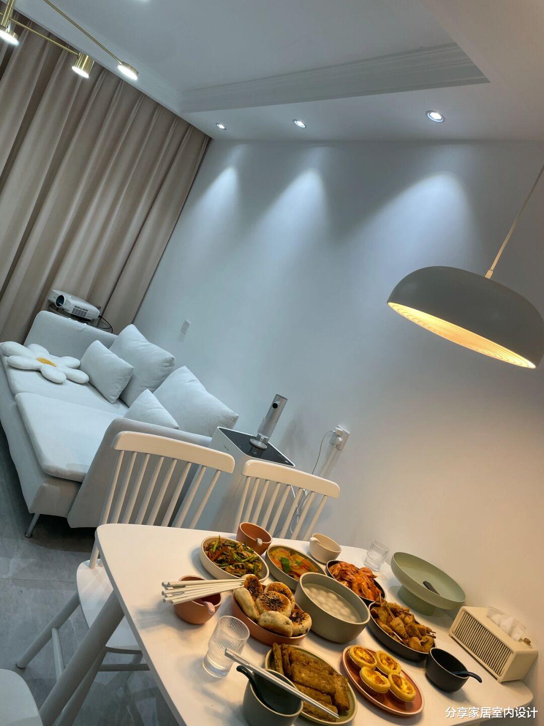 羡慕她家新房，单单硬装花了5W，便宜又好看，入住一个多月很幸福