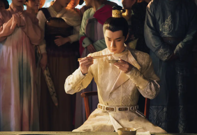 风起洛阳|凭《庆余年》走红，再次出演古装剧《风起洛阳》，气质却判若两人