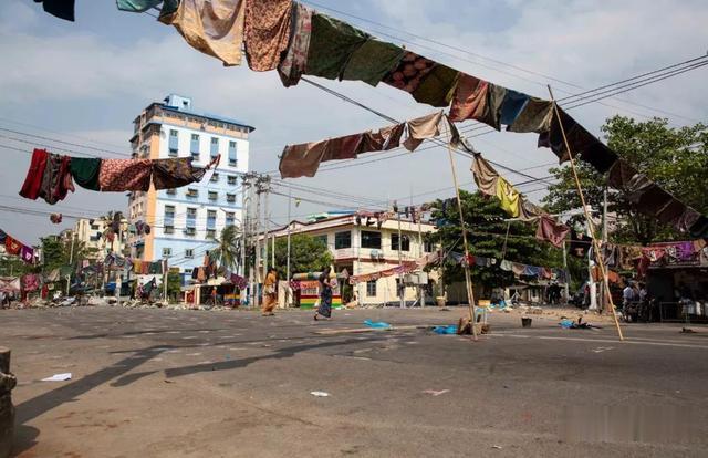 緬甸街頭懸掛著大量女性筒裙，有何寓意？-圖8