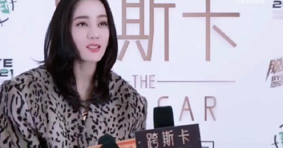 迪丽热巴|前有杨幂谈发际线问题，后有热巴回应吃货人设，她们的脱口秀好敢