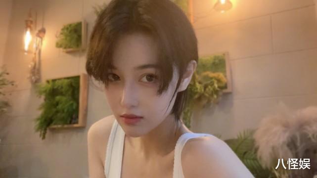 张馨予|张馨予打卡减重，自曝重106斤，拍照时常被圈出双下巴刺激