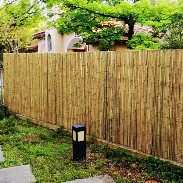 庭院围墙怎么选？竹篱笆、木栅栏、绿篱，总有一款适合你