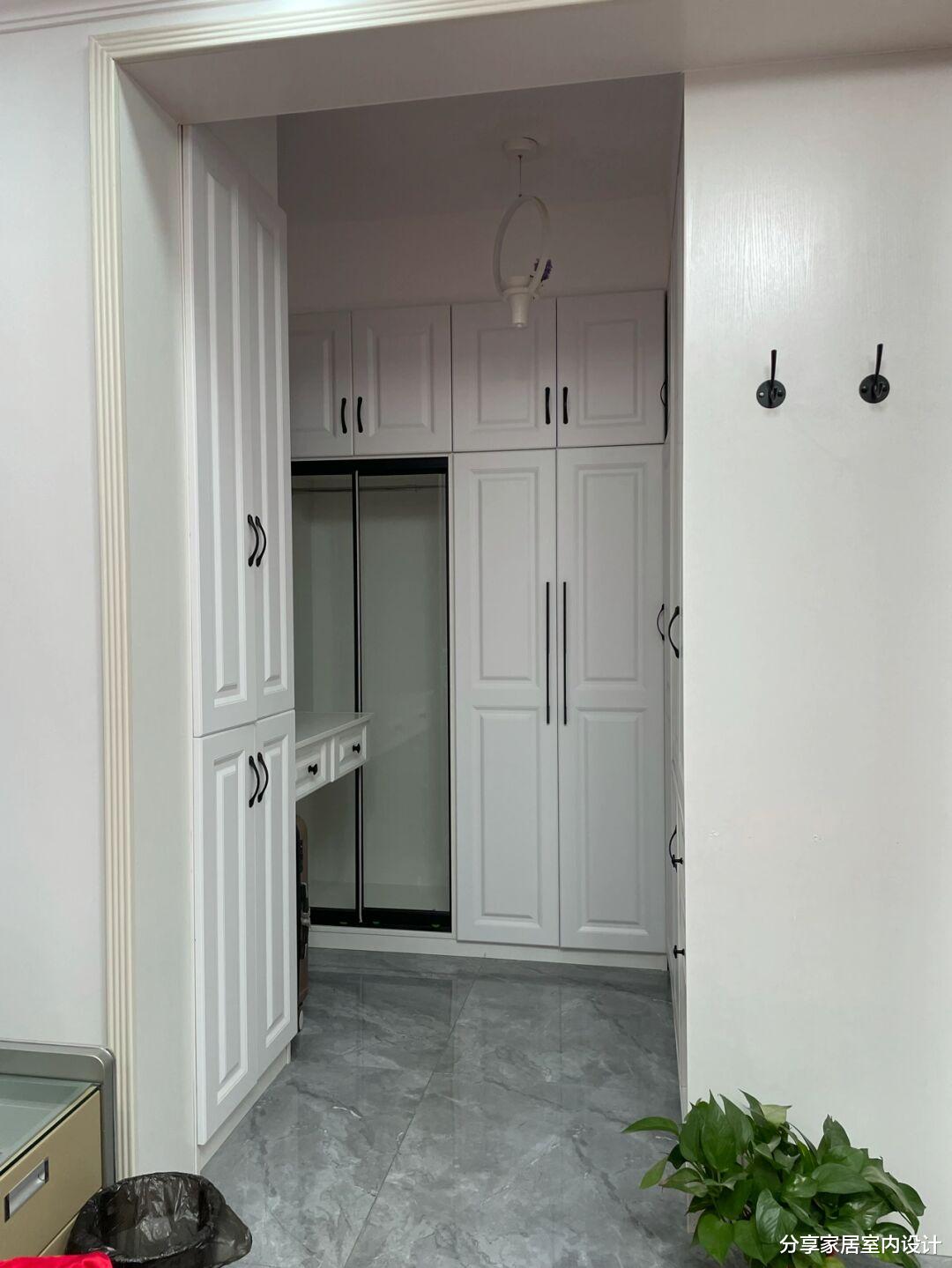 入住半年的新房,越住越喜欢,很满意全屋灰色地砖,耐看又好看!