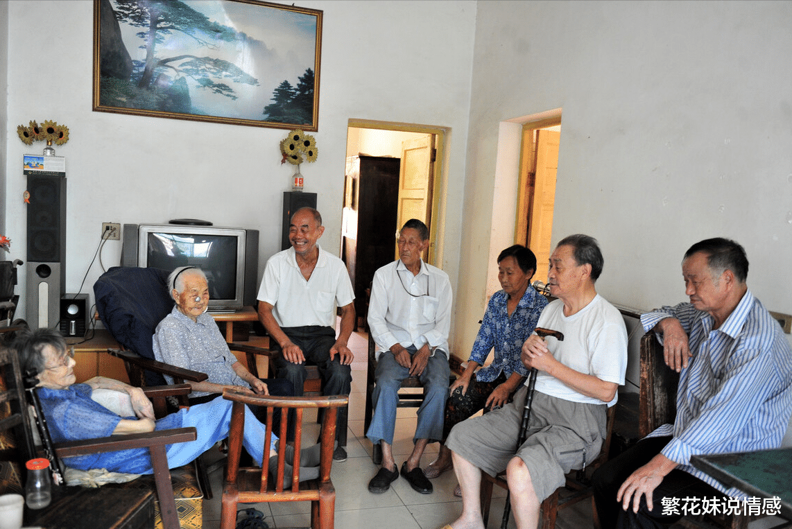 80岁大妈的智慧养老:不请保姆,不去养老院,儿子们抢着照顾我