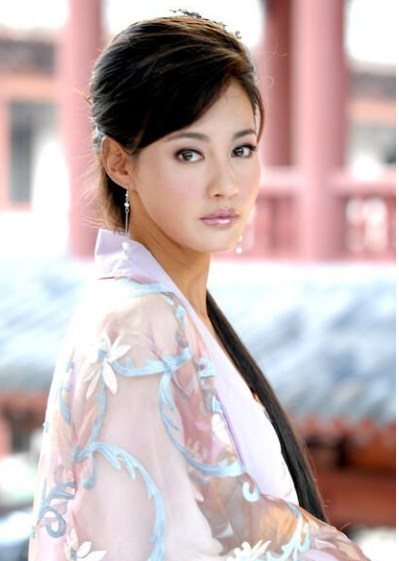 杨雪|40岁“江玉燕”复出，baby尴尬了，网友：果然还是正版的好看！