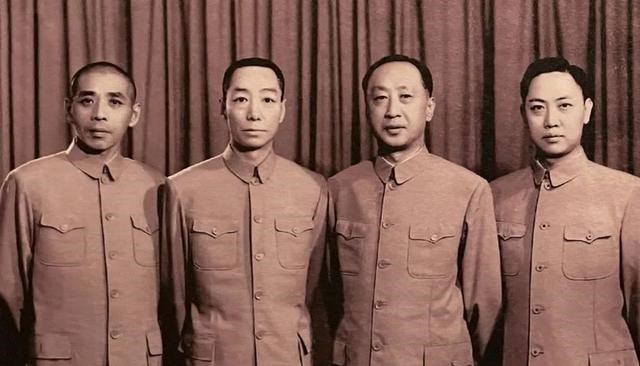 吴有情聊|京剧剧院团制度建立后剧院团推出了许多的头牌组合，真的都合理吗