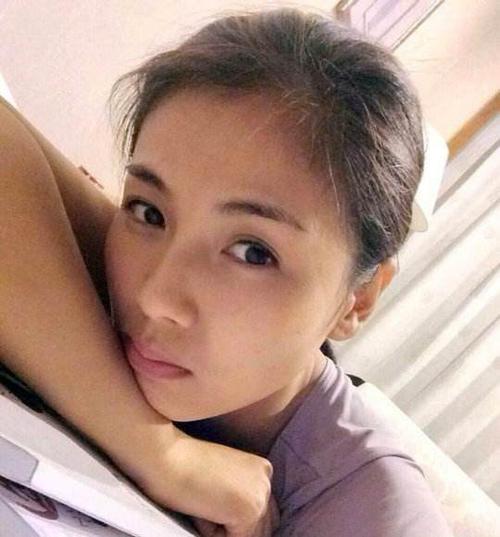 白敬亭|明星自拍哪家强？颜王和艺兴对比皮肤色度是差了几个色号呢？