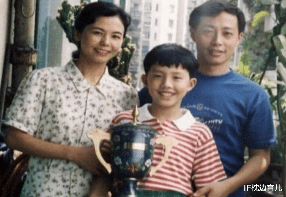 IF枕边育儿|“中国肖邦”李云迪，从白到黑的自毁过程，童年已埋下祸根