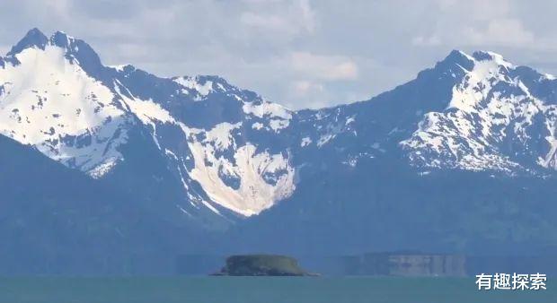 科学家 美国水面出现一幕奇景,似乎有个巨型碟状物体,平行世界打开了?