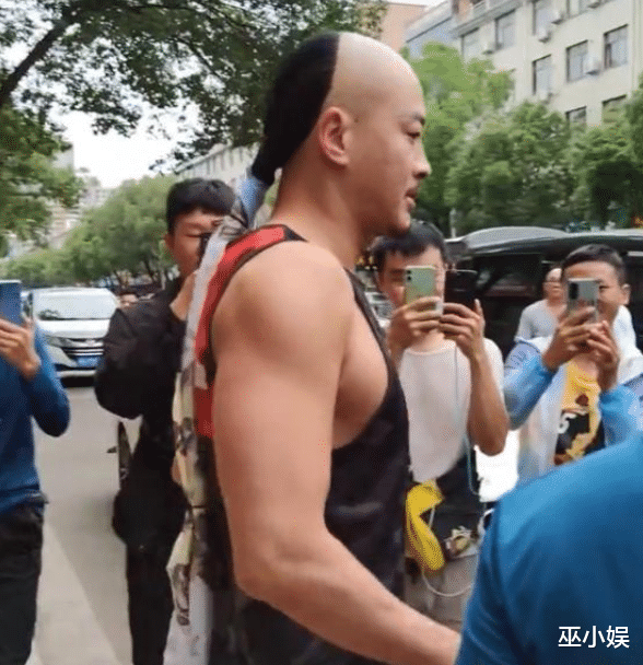 何润东|46岁何润东近照认不出?面部苍老身材臃肿,现沦落到在剧中打酱油?