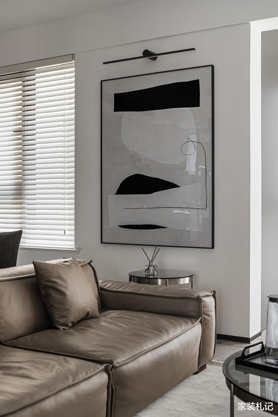 家装札记|120㎡,稳重端庄的材质,安静舒适的设计,生活舒适又惬意