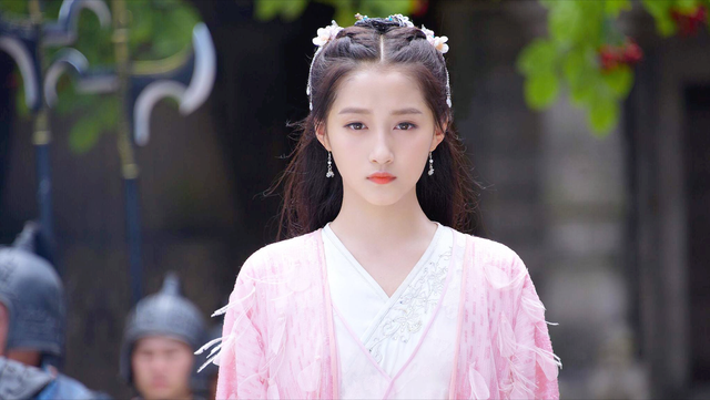 关晓彤|“四小花旦”开始拉开差距，张子枫“频繁输出”，关晓彤转战综艺