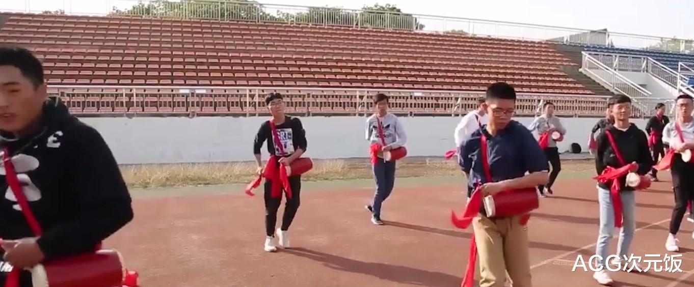 重见天日|动画区一哥新作又泄露素人照片？黑历史重见天日，粉丝在线社死