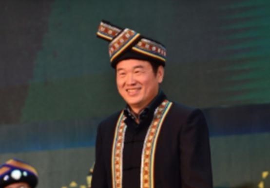 北京市|从“悲惨世界”走出来的地产大佬，给北大捐10亿，成为人生赢家