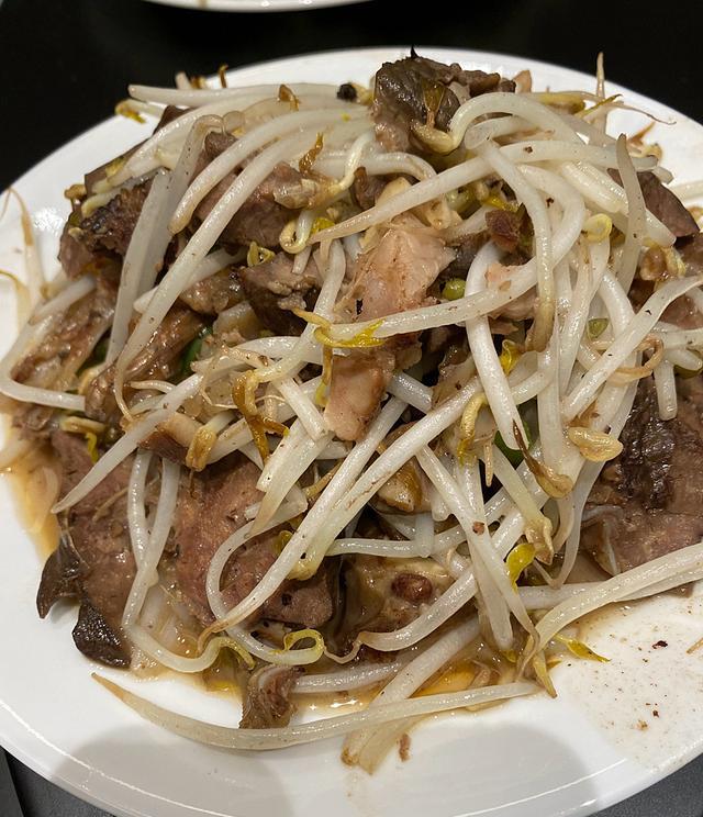 Angelababy|岳云鹏晒除夕午餐，简单接地气，网友看后吐槽：没有饺子，差评！