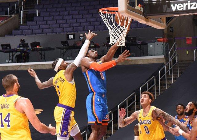 湖人队|湖人遇弱则弱？别被表象骗了，卫冕冠军布局长远，费舍尔一针见血