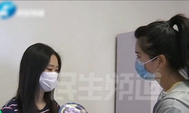 情侣|女孩大学毕业找合租，不料被中介忽悠和大叔住，中介：合同都签了