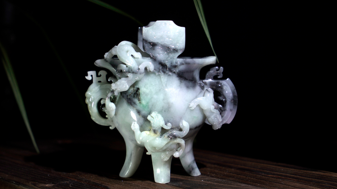 项羽|霸王举个翡翠鼎！？论玉雕师的灵感有多奇怪！？