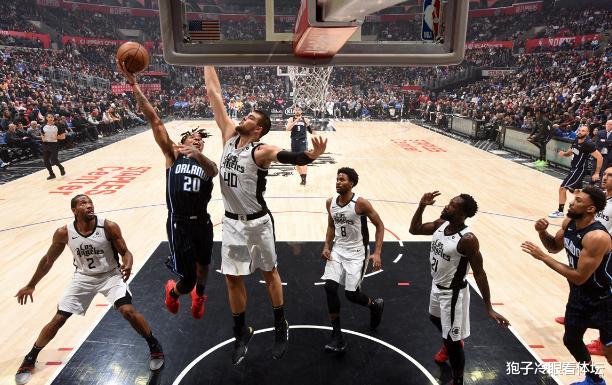 富尔茨|状元韧带撕裂!联盟确认其赛季报销 半亿大合同仅仅出场8次