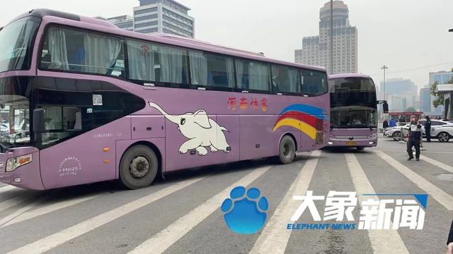 郑州|586名滞留额济纳旗旅客已抵达郑州！二马路和兴隆街实行交通管制