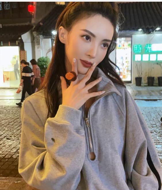 金晨|当红女星“人设翻车”？粉丝：什么女神，都是装的！