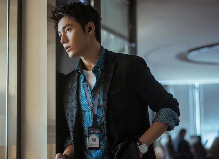 陈晓|陈晓被骂了？陈坤新剧热度平平？张天爱要换路线？陈伟霆近况？