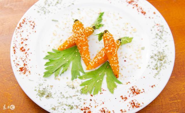 同一类去匹配|应不应该将菜剁碎了给一岁多的宝宝吃，还是说跟大人吃一样的饭菜就可以？