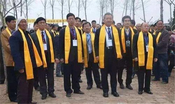 |漂泊海外367年的家族，今携族谱回河北认祖归宗称：我们是中国人