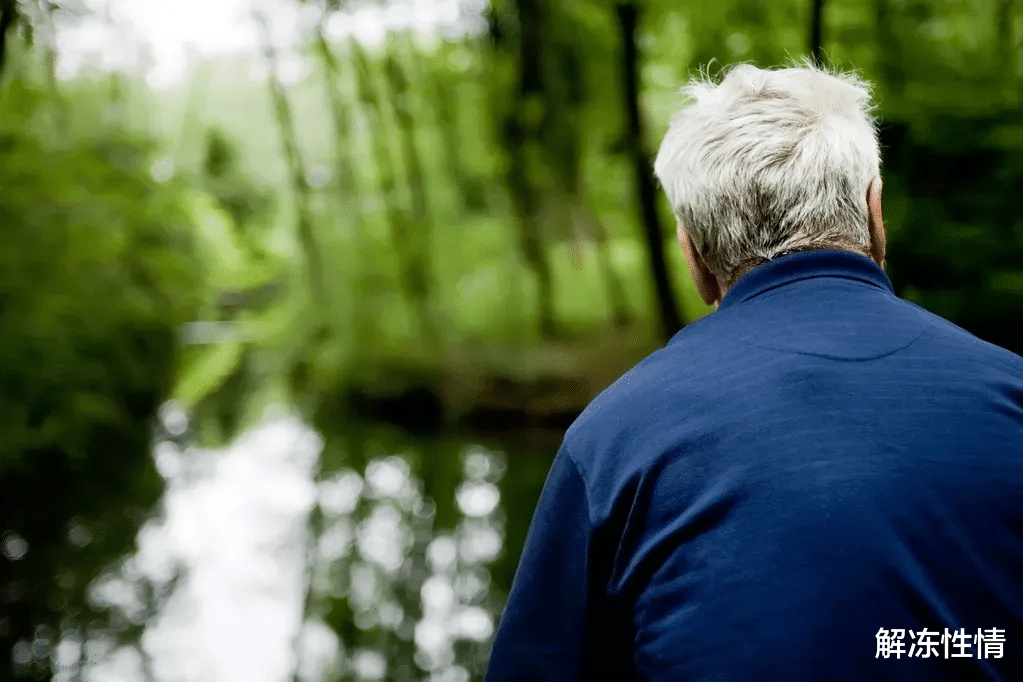 解冻性情|六旬老太网恋，被同一人骗3次：这才是老人容易受骗的深层原因！